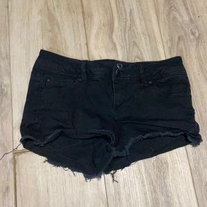 Refuge black jean shorts (dea) size 4